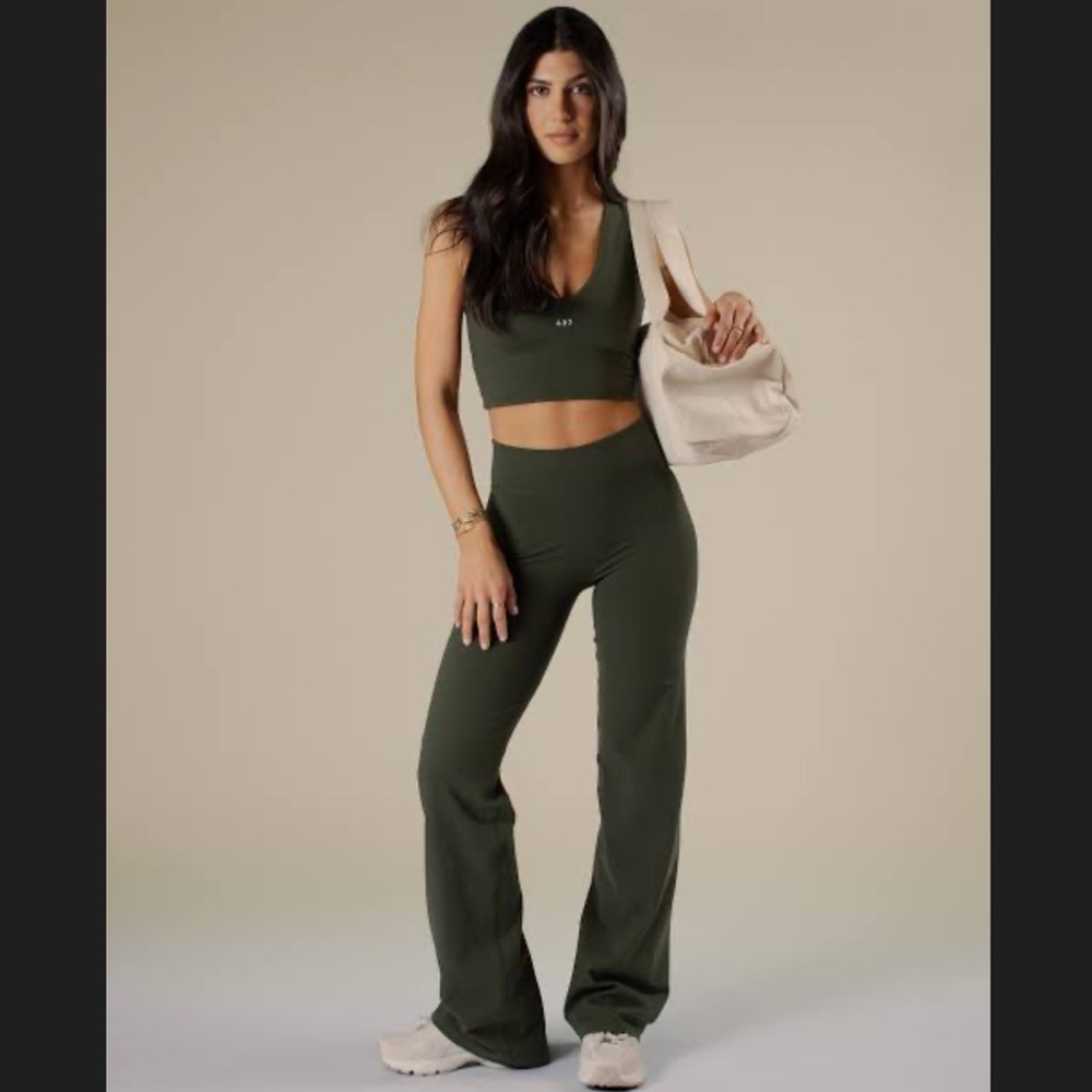 The Essentials Pant in Forest | 437